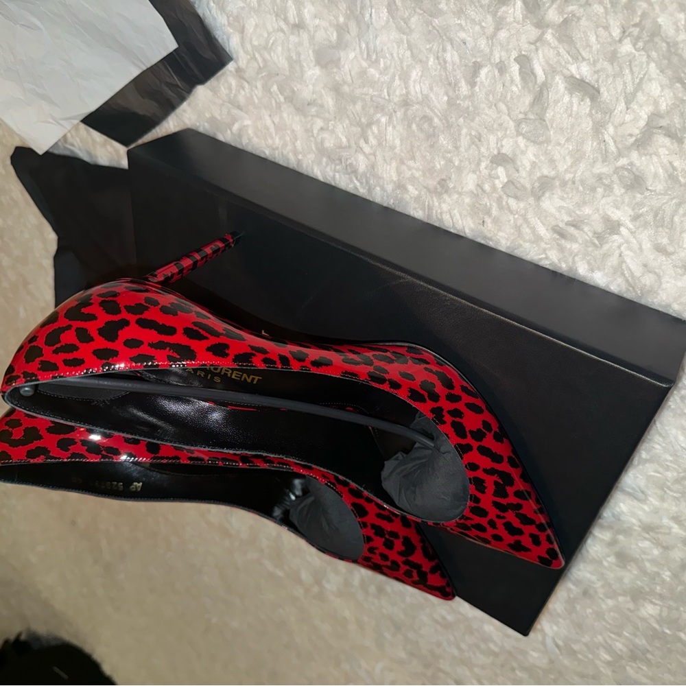 Saint Laurent Chiffon Babycat rouge Leopard Patent Pointed-Toe Pumps 40 NEW - Picture 3 of 9